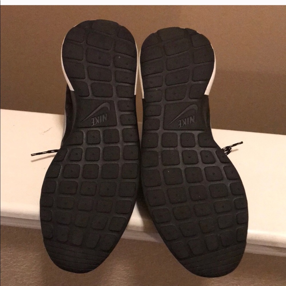 Nike Roshe, barely worn, soles brand new!
